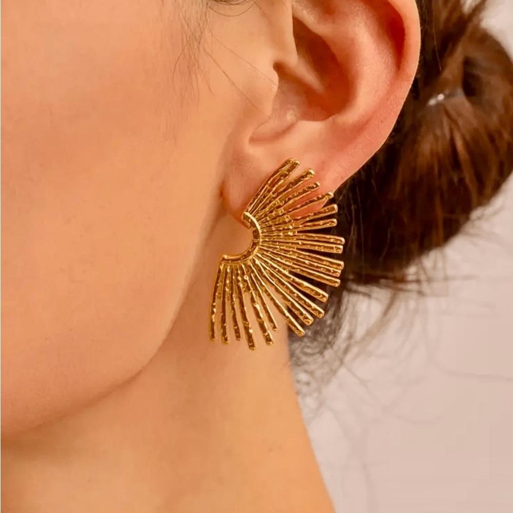 Elegant Gold Sunburst Earrings